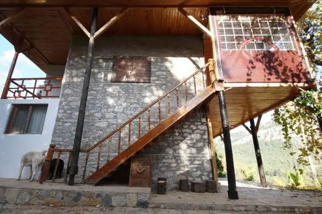 Lycia Nature House - Lobi