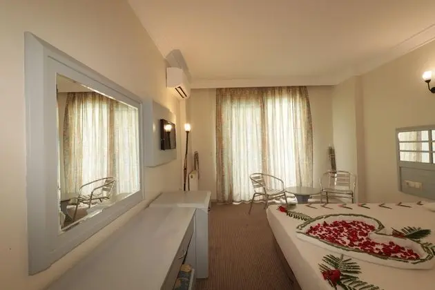 Villa Lycus Hotel - 4