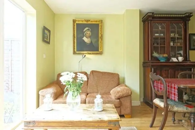 Lynbrook Guests House - Lobi