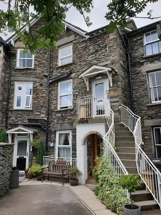 Lyndale Apartment