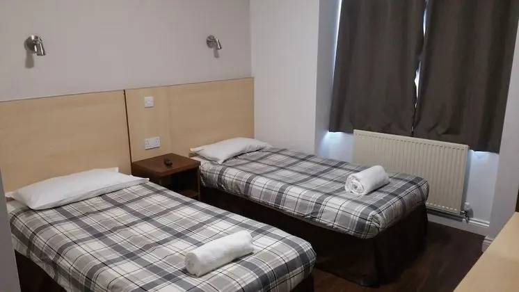 Lynden Court Hotel - Hostel - Oda Manzaraları