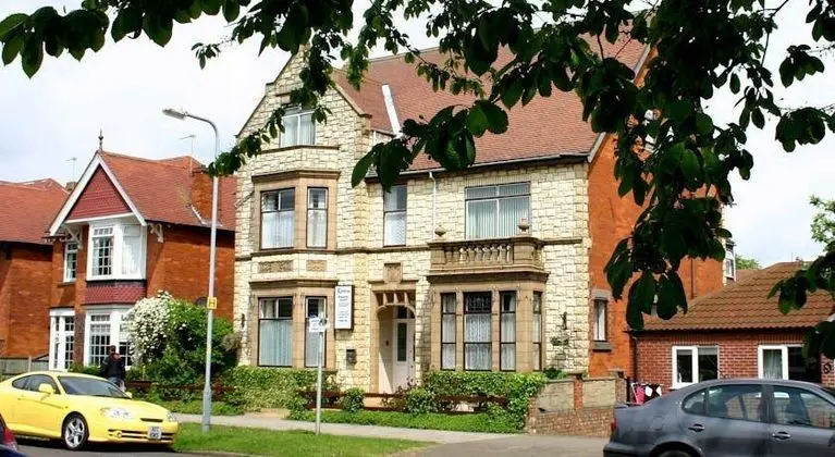 Lyndene Holiday Apartments