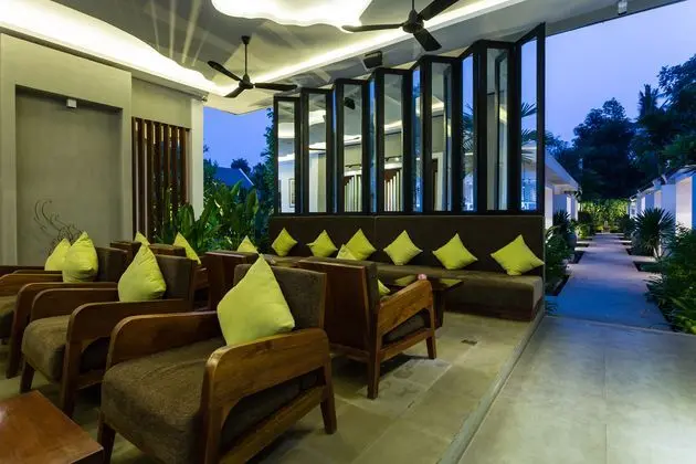 Lynnaya Urban River Resort And Spa - Lobi