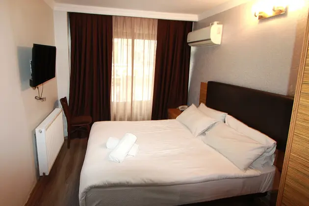 Lyon Hotel
