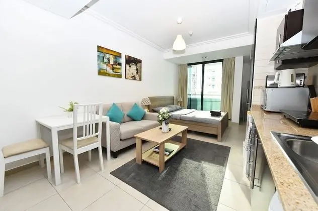 LZZ - Furnished Studio with Balcony