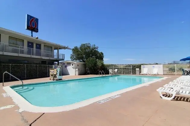 Motel 6 Abilene, TX - Havuz