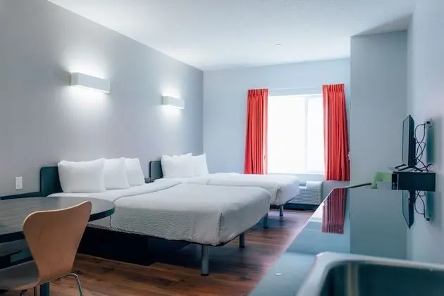 Motel 6 Airdrie, AB - Oda