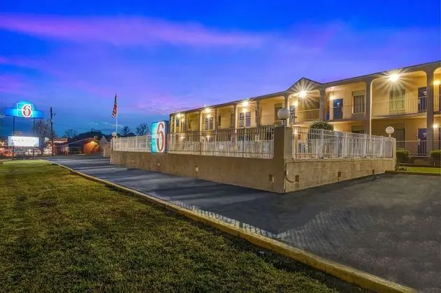 Motel 6 Americus, GA