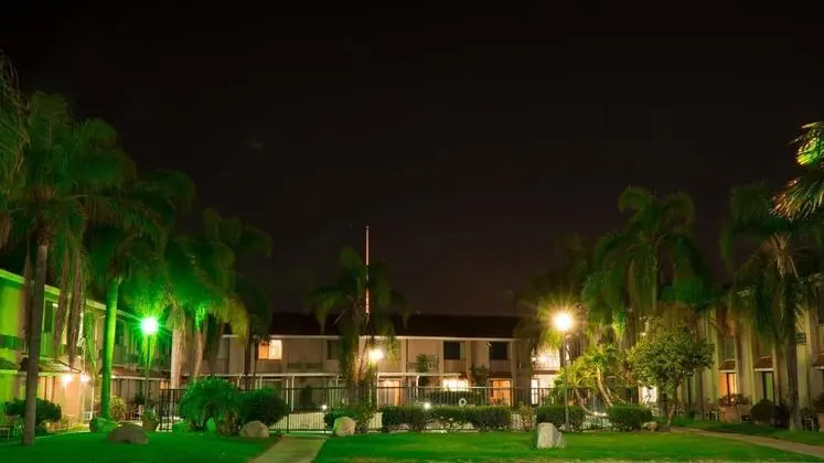 Motel 6 Anaheim Hills - Dış Mekan