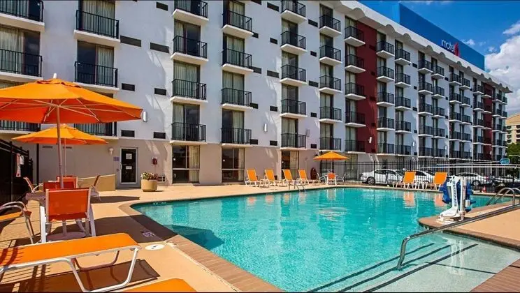 Motel 6 Atlanta Airport - Virginia Ave - Havuz