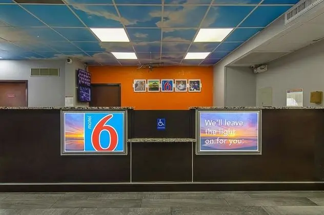 Motel 6 Atlanta Airport - Virginia Ave - Lobi