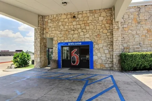 Motel 6 Austin Central-South/Univ. of TX
