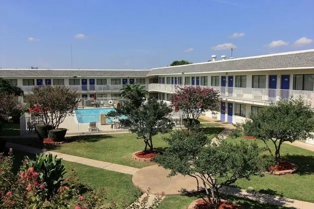 Motel 6 Austin North