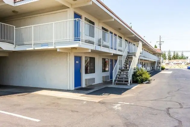 Motel 6 Bakersfield Convention Center