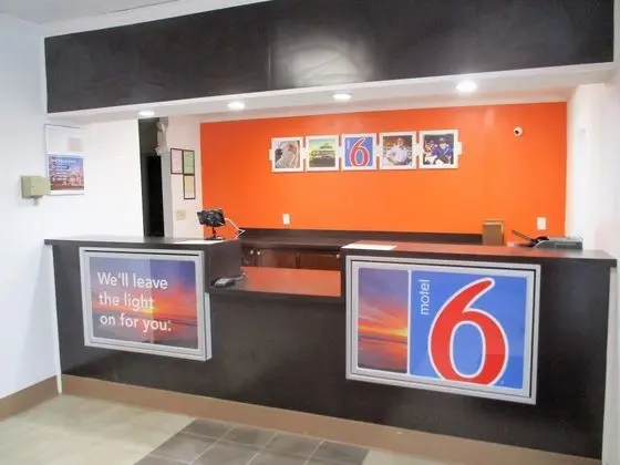 Motel 6 Bay Minette, AL - Lobi