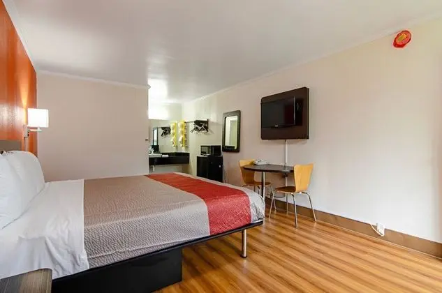 Motel 6 Bay Minette, AL - Oda
