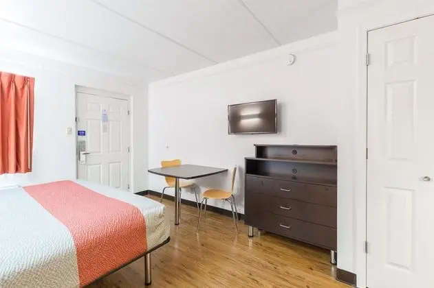 Motel 6 Baytown - Garth Rd