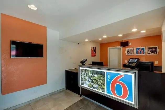 Motel 6 Bellingham, WA - Lobi
