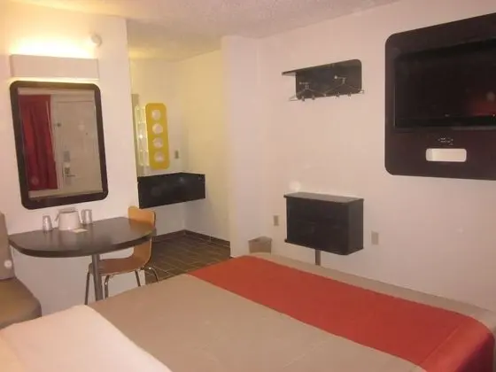 Motel 6 Berea, KY - Oda