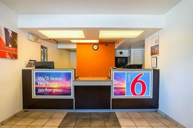 Motel 6 Birmingham - Bessemer