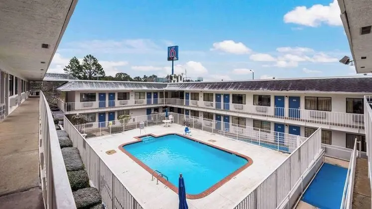 Motel 6 Birmingham - Bessemer - Havuz