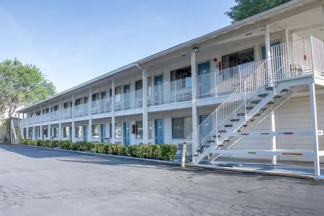 Motel 6 Bishop, CA - Dış Mekan