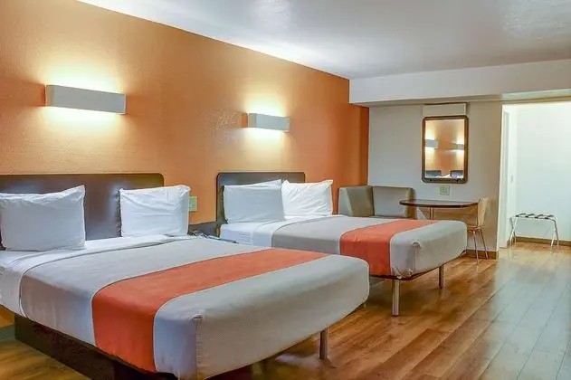 Motel 6 Bishop, CA - Oda