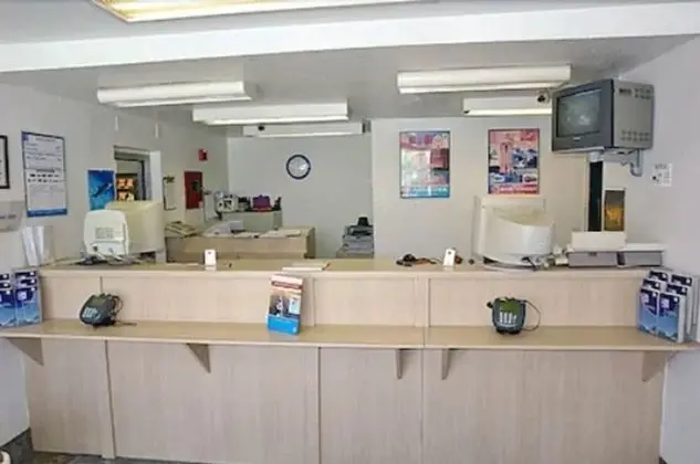 Motel 6 Bismarck, ND - Lobi