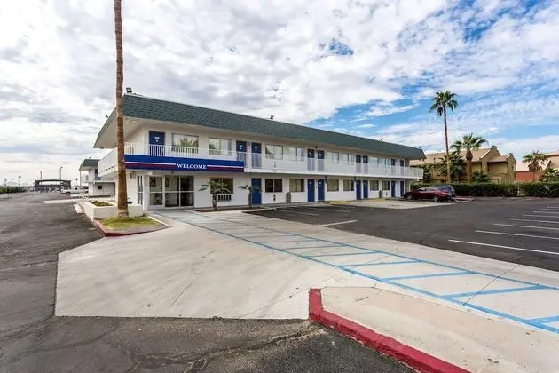Motel 6 Blythe, CA - Dış Mekan