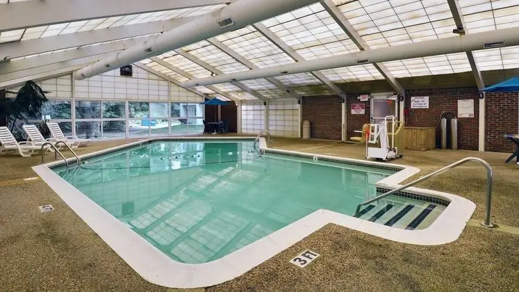 Motel 6 Boston - Danvers - Havuz