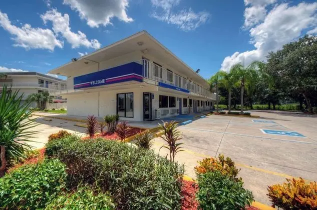 Motel 6 Bradenton, FL - Dış Mekan