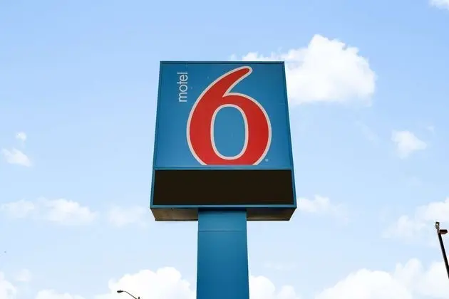 Motel 6 Brampton, ON - Toronto - Dış Mekan