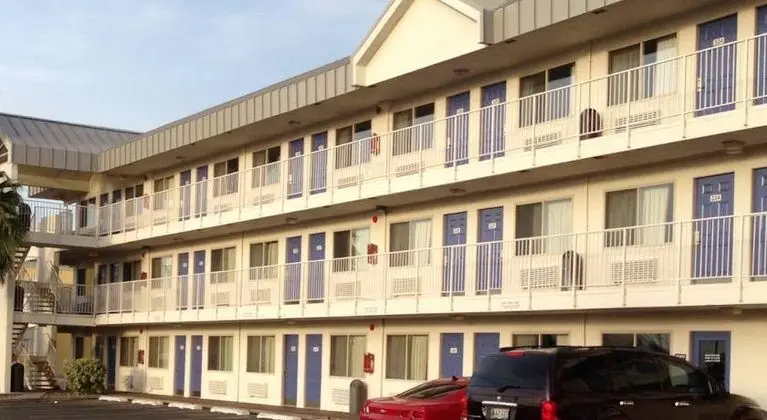 Motel 6 Brownsville North