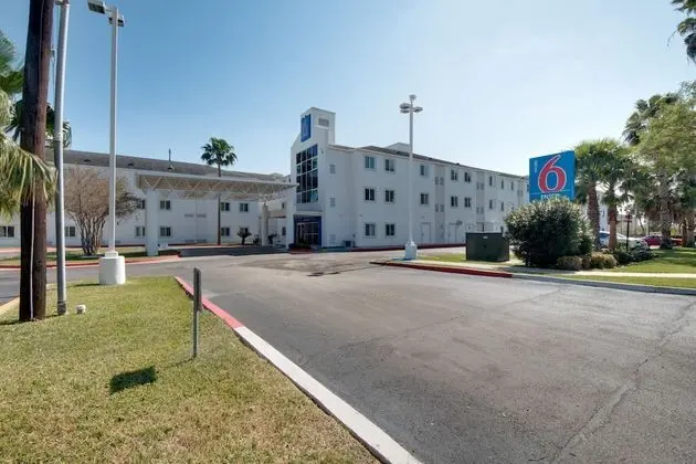 Motel 6 Brownsville, TX - Dış Mekan