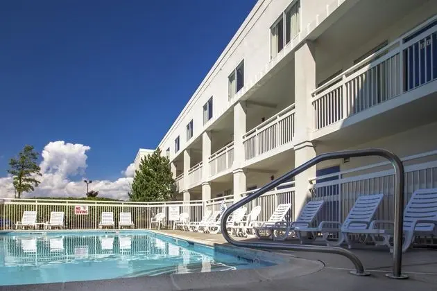 Motel 6 Buffalo Airport