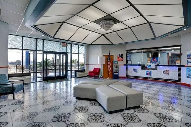 Motel 6 Burlington, NC - Lobi