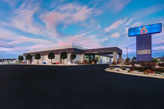 Motel 6 Burlington, NC - Öne Çıkan Resim
