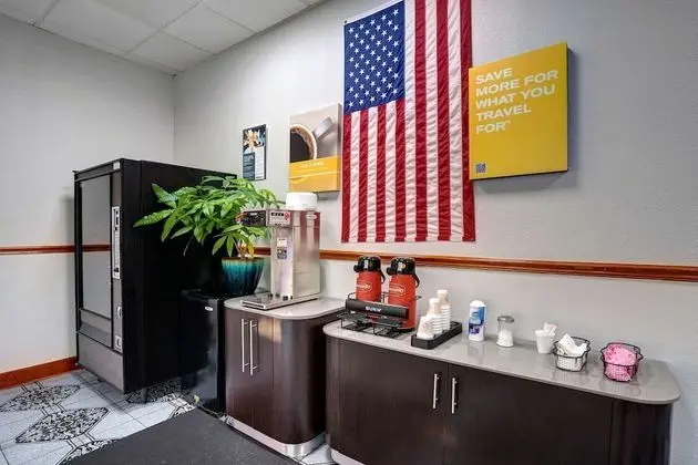 Motel 6 Burlington, NC - Yerinde Yemek