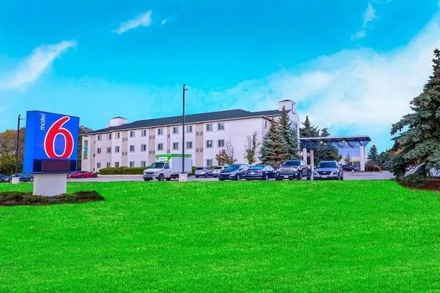 Motel 6 Burlington, ON - Toronto West - Oakville - Dış Mekan