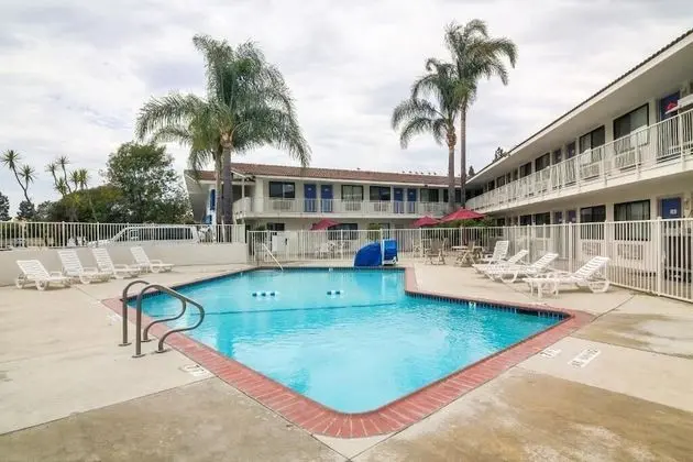Motel 6 Camarillo, CA - Havuz