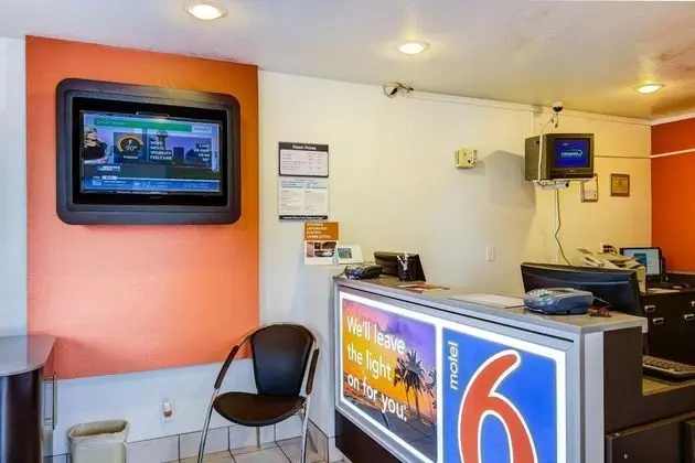 Motel 6 Camarillo, CA - Lobi