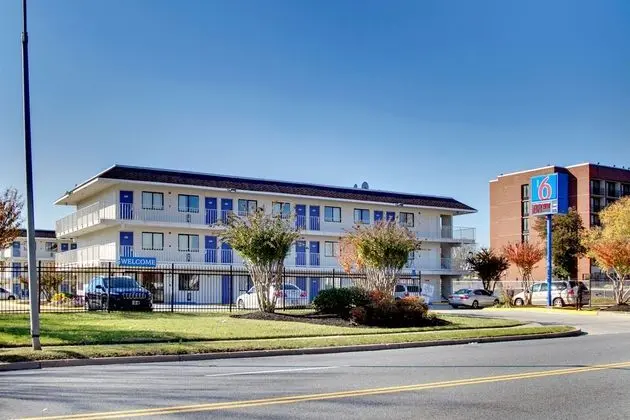 Motel 6 Capitol Heights, MD - Washington - Dış Mekan