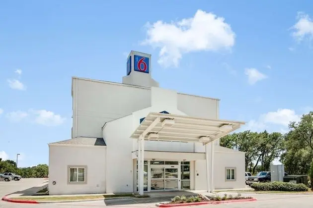 Motel 6 Cedar Park, TX