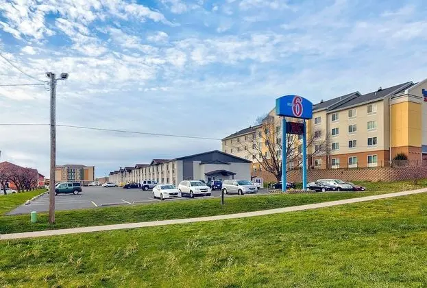 Motel 6 Cedar Rapids, IA - Airport - Dış Mekan