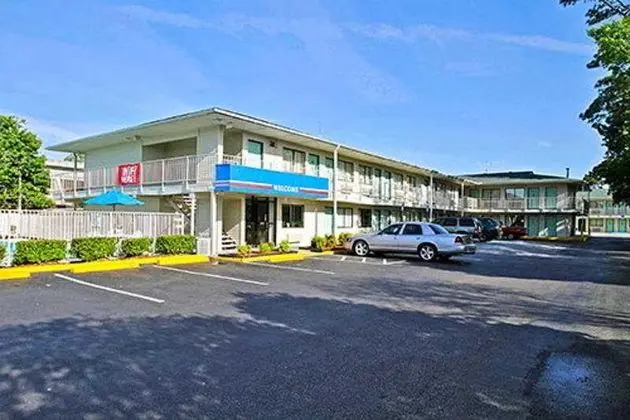 Motel 6-Charleston