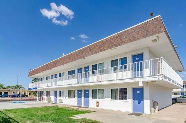Motel 6 Cheyenne, WY