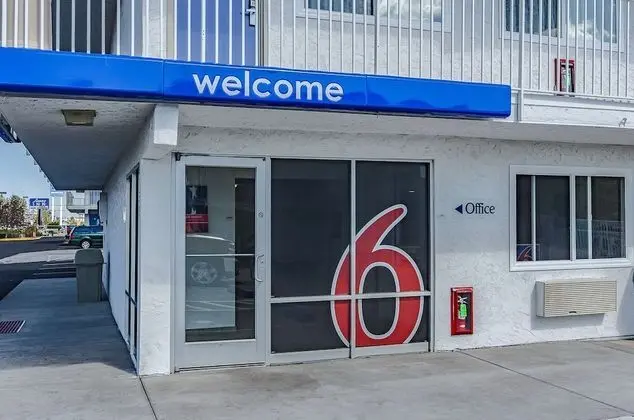 Motel 6 Cheyenne, WY - Dış Mekan
