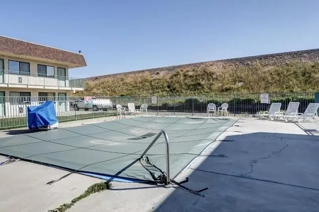 Motel 6 Cheyenne, WY - Havuz