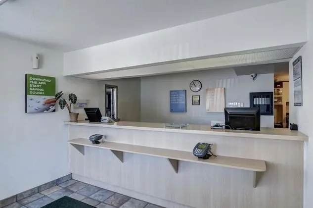 Motel 6 Cheyenne, WY - Lobi