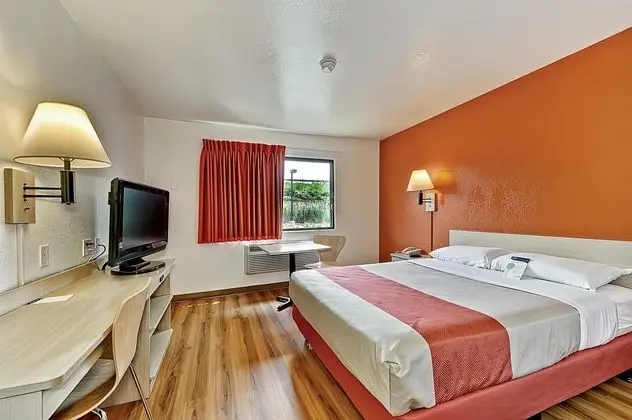 Motel 6 Chicago North - Glenview
